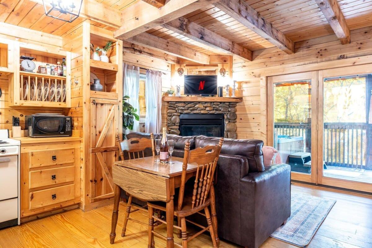 Quaint & Secluded Near Dollywood With Bbq&Hot Tub Villa Pigeon Forge Eksteriør bilde