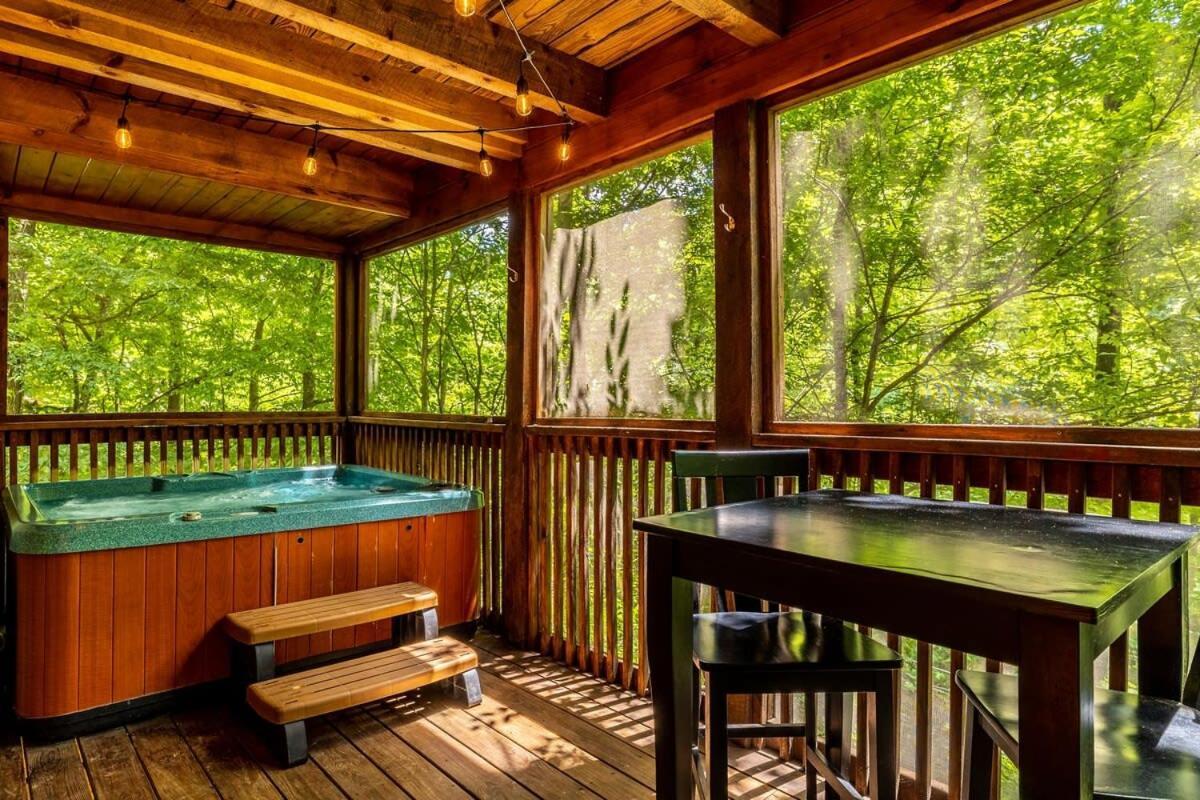 Quaint & Secluded Near Dollywood With Bbq&Hot Tub Villa Pigeon Forge Eksteriør bilde